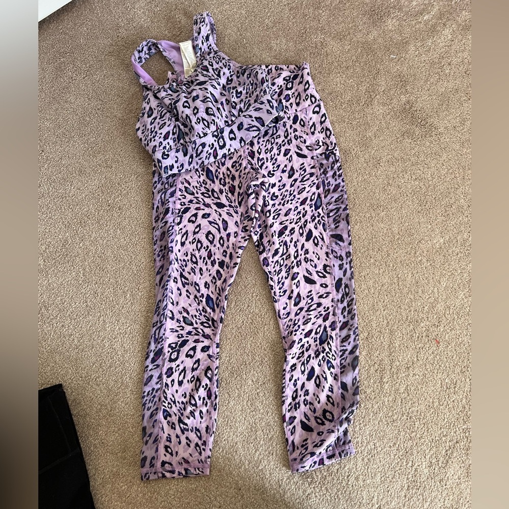 Fabletics Bundle - Size Small - image 6